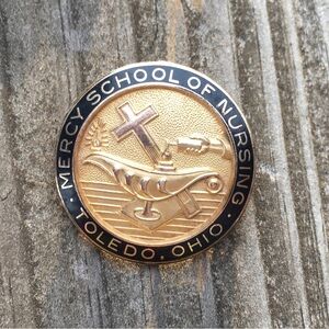 10K Yellow Gold Mercy School of Nursing, Toledo, Ohio Pin